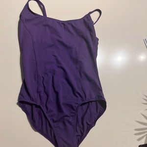 Super cute and basic purple leotard. It’s a size M. I’ve only worn it once.